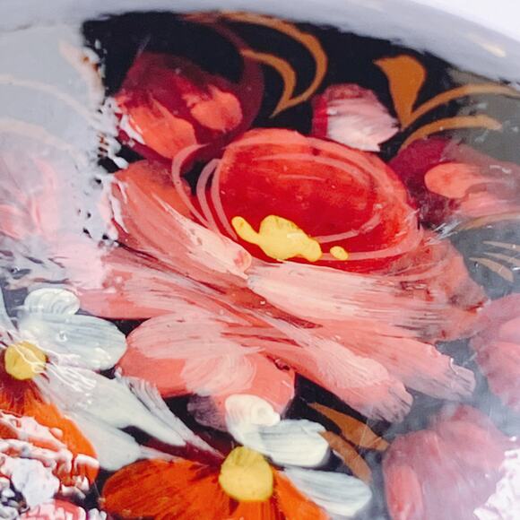 VTG Russian Hand Painted Lacquer Floral Brooch Signed Cyrillic 70s 80s Pin - Picture 3 of 11